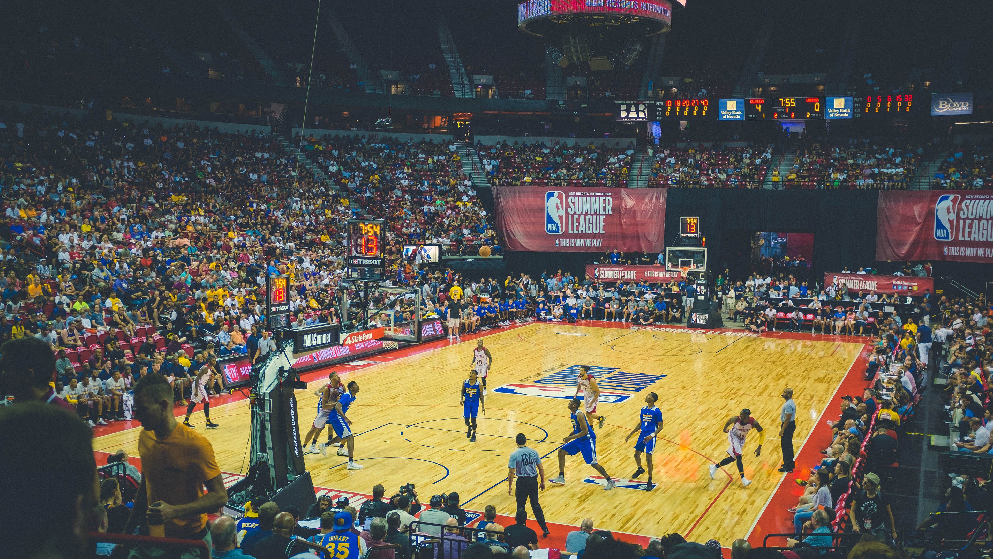 威廉姆斯在决赛中击败荷兰选手桑妮·范·代克，桑尼 比尔 威廉姆斯